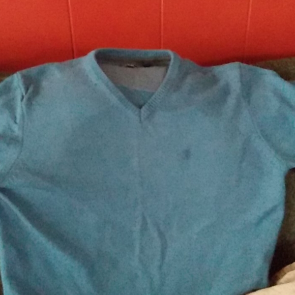 Izod v-neck sweater - Picture 1 of 1